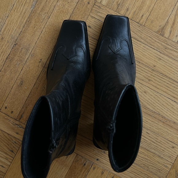 Black square toe boots - Bought in Italy - Picture 5 of 9